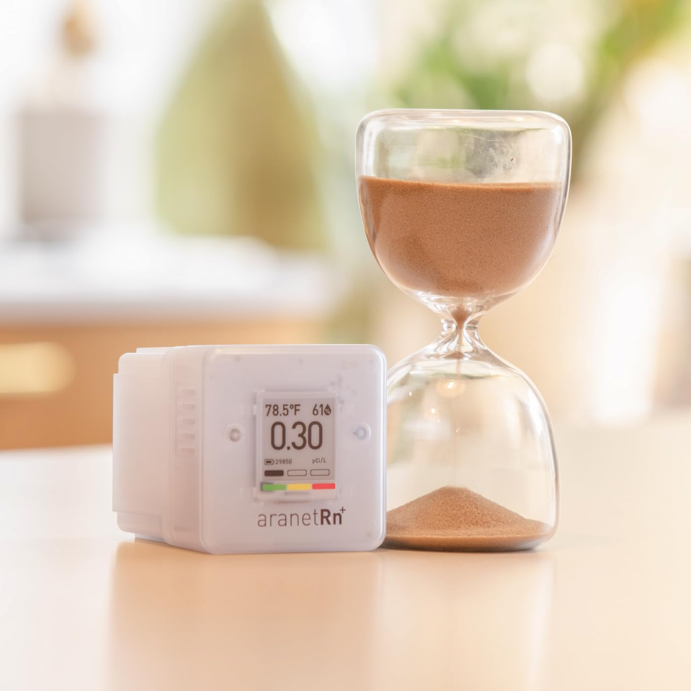 SAF Aranet Radon Detector for Home: 10-Min Measurement, Temperature, Relative Humidity, Pressure, E-Ink Display, 7-Year Battery, Portable with Free App, Bq/m3 & pCi/L Selectable