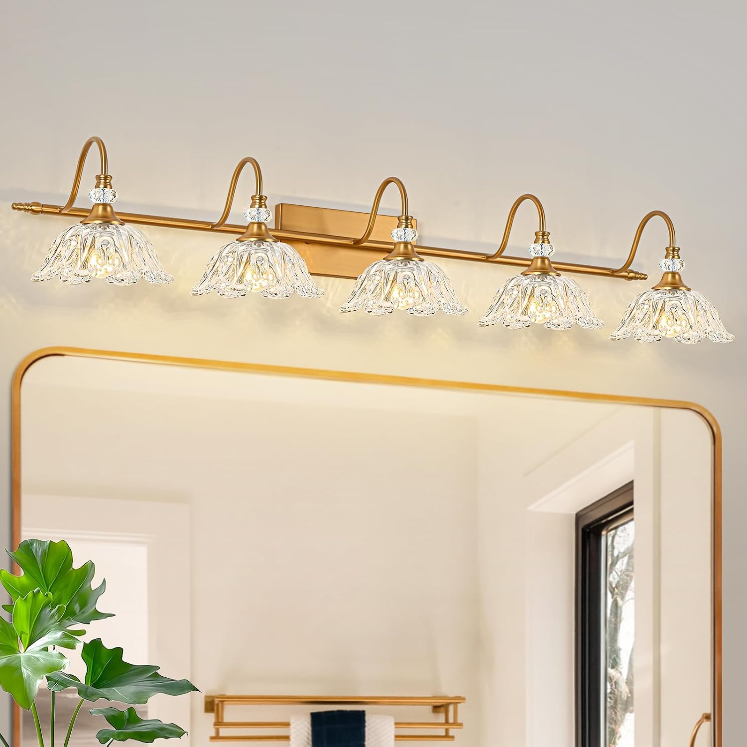 Vintage Bathroom Vanity Light, 5-Light Matte Brass Finish Vanity Light with Floral Clear Glass Shades, Retro Wall Mount Lighting for Bathroom, Dressing Table