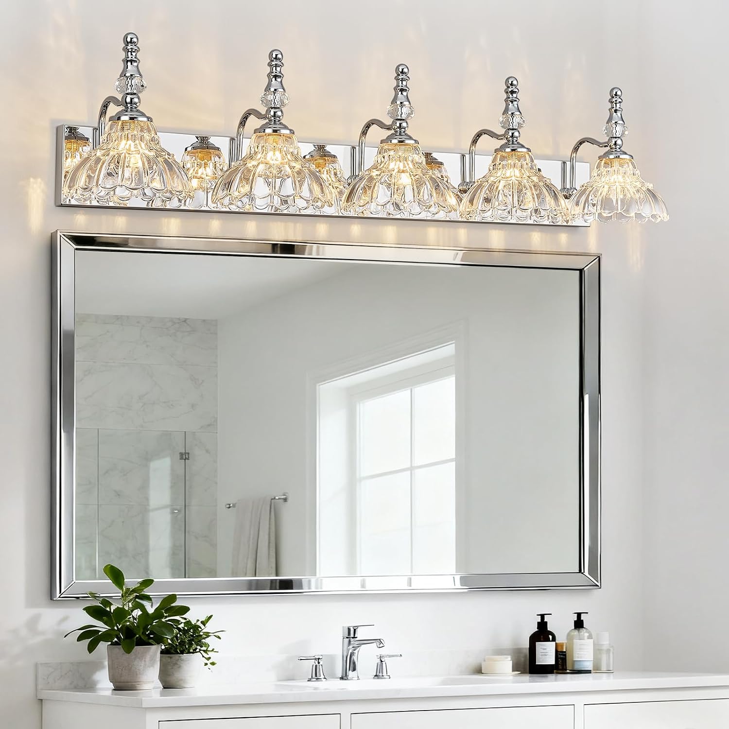 Vintage Bathroom Vanity Light, 5-Light Chrome Vanity Lighting Fixture with Flower Glass Shade, Bathroom Lighting Fixtures Over Mirror
