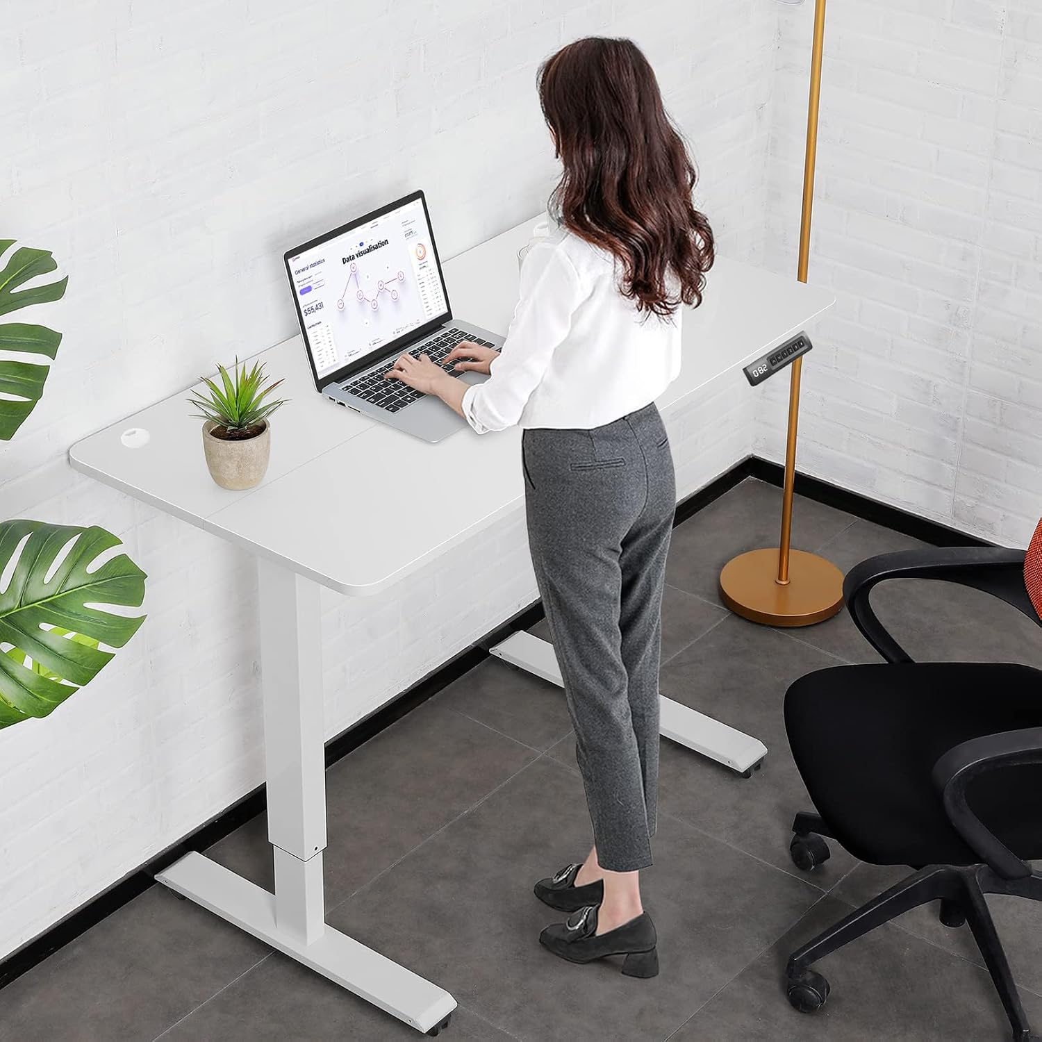 Electric Adjustable Height Standing Desk, 55×24 Inches Sit Stand Desk with Power Socket, 2 USB Ports, 3 Power Outlets, 4 Wheels,4 Memory Buttons Home Office Computer Workstations(White)
