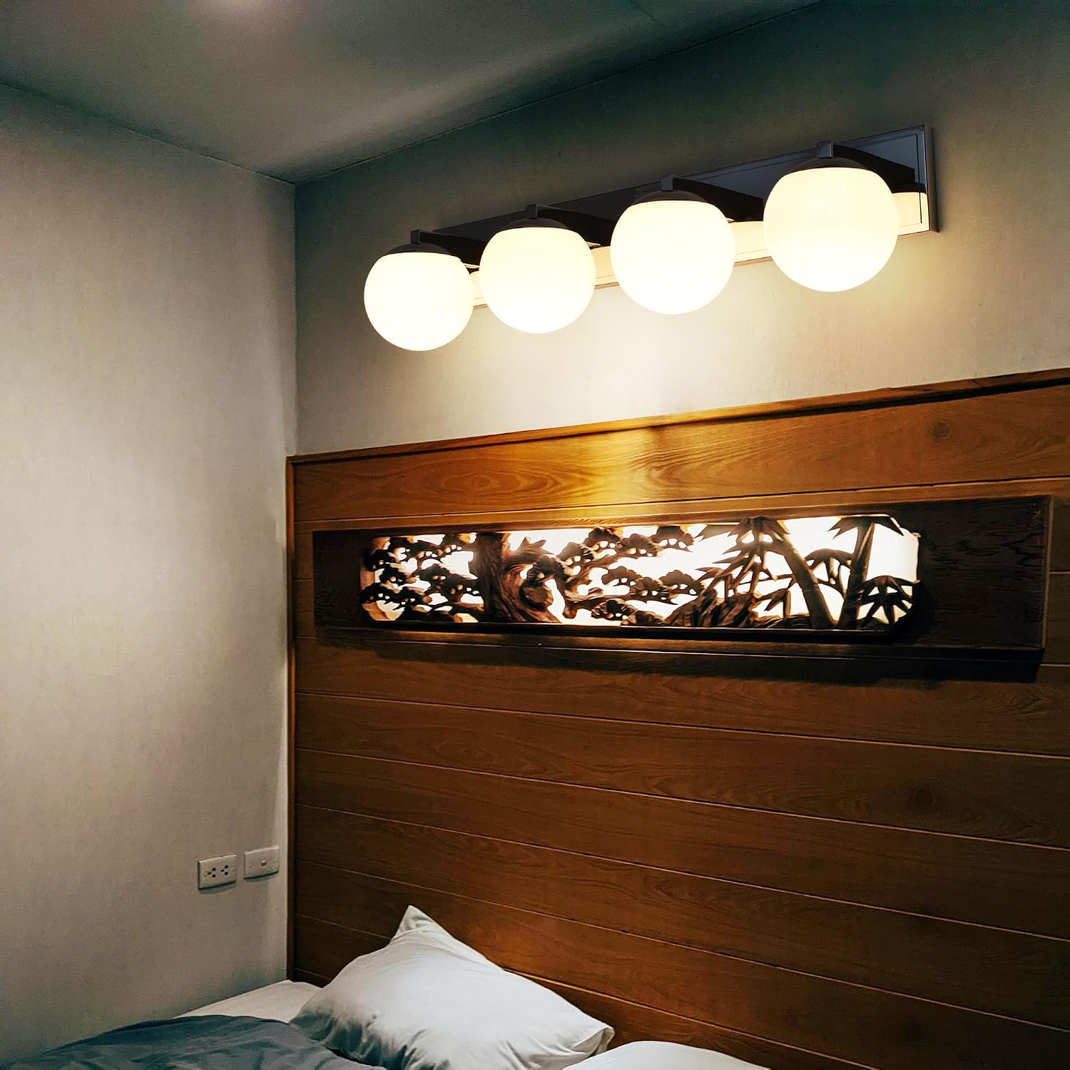Chrome Bathroom Vanity Light Fixtures, 4-Light Globe Bathroom Vanity Light Fixtures Over Mirror, Modern Wall Lights for Living Room, Long Backplate, Standard E26 Base, Chrome