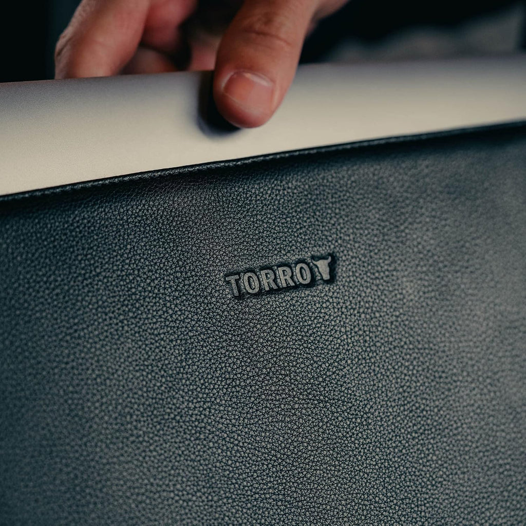 TORRO Laptop Sleeve – Genuine Leather Laptop Case Compatible with 13 inch /14 inch Apple MacBook Pro and MacBook Air (Black)