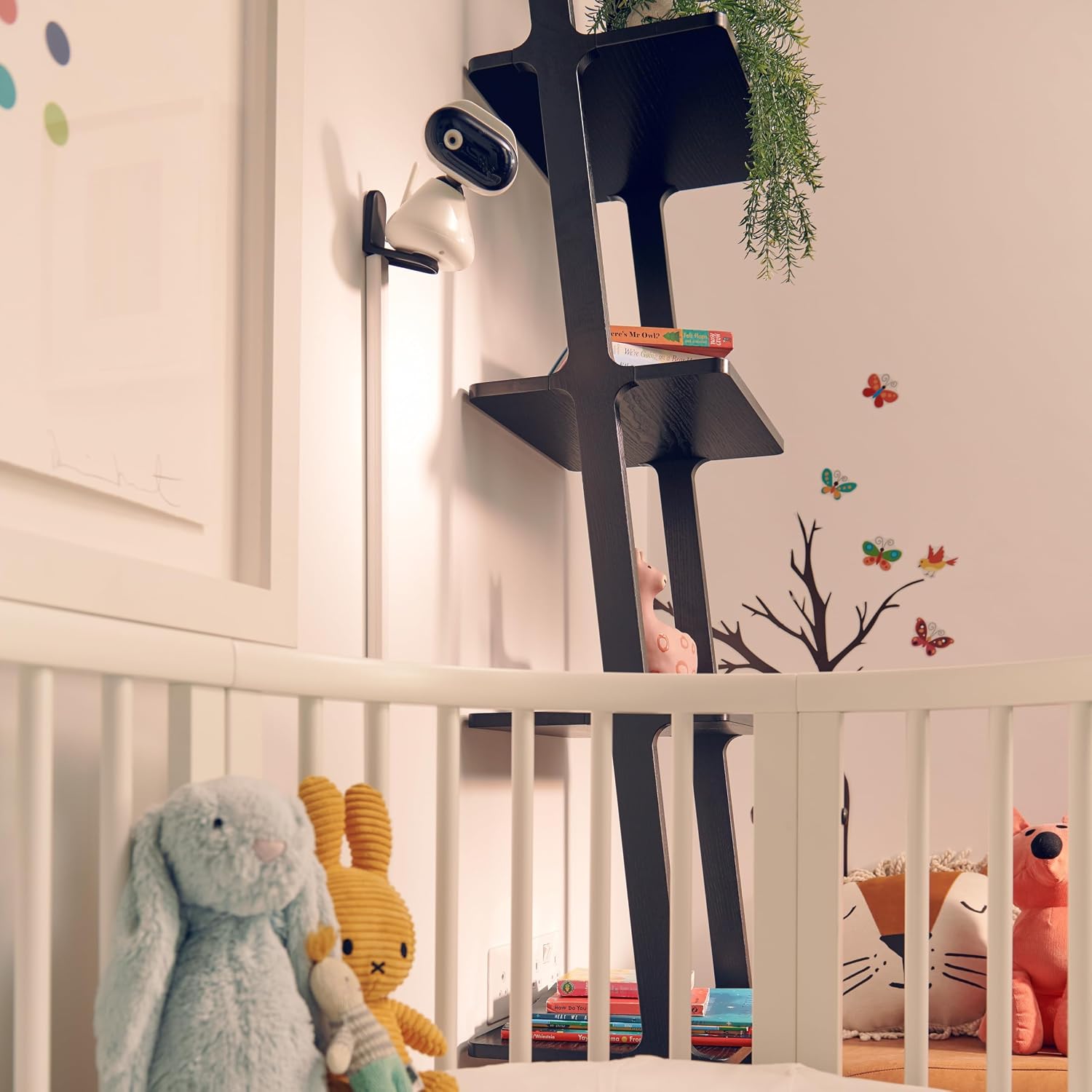 Motorola Nursery Video Baby Monitor with Camera and Audio, Wall or Table Mount, 1000ft Range, 2-Way Audio, Temperature Sensor, Lullabies, White Noise, No WiFi, PIP1500
