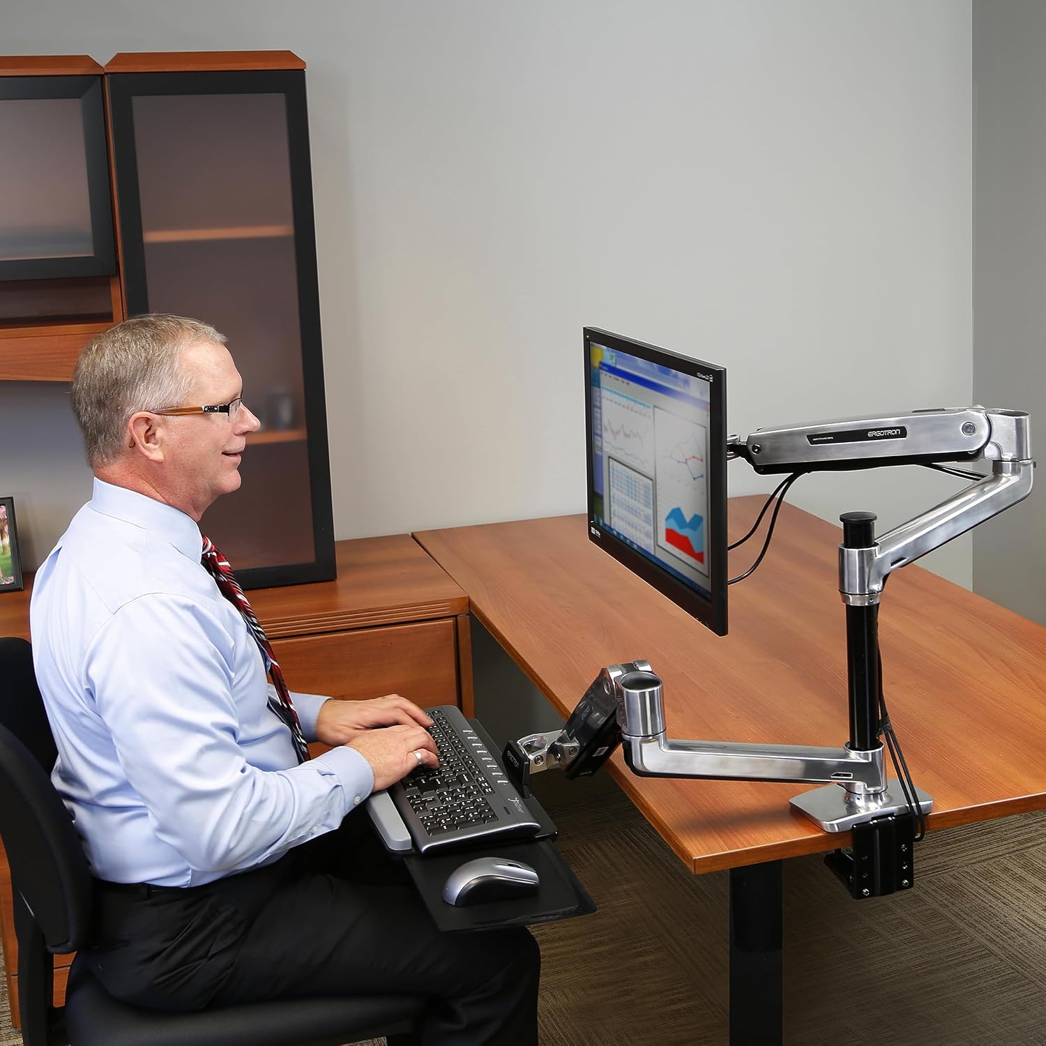 Ergotron – WorkFit-LX Sit-Stand Single Monitor and Keyboard Arm, VESA Desk Mount – for Monitors Up to 42 Inches, 7 to 25 lbs – Polished Aluminum